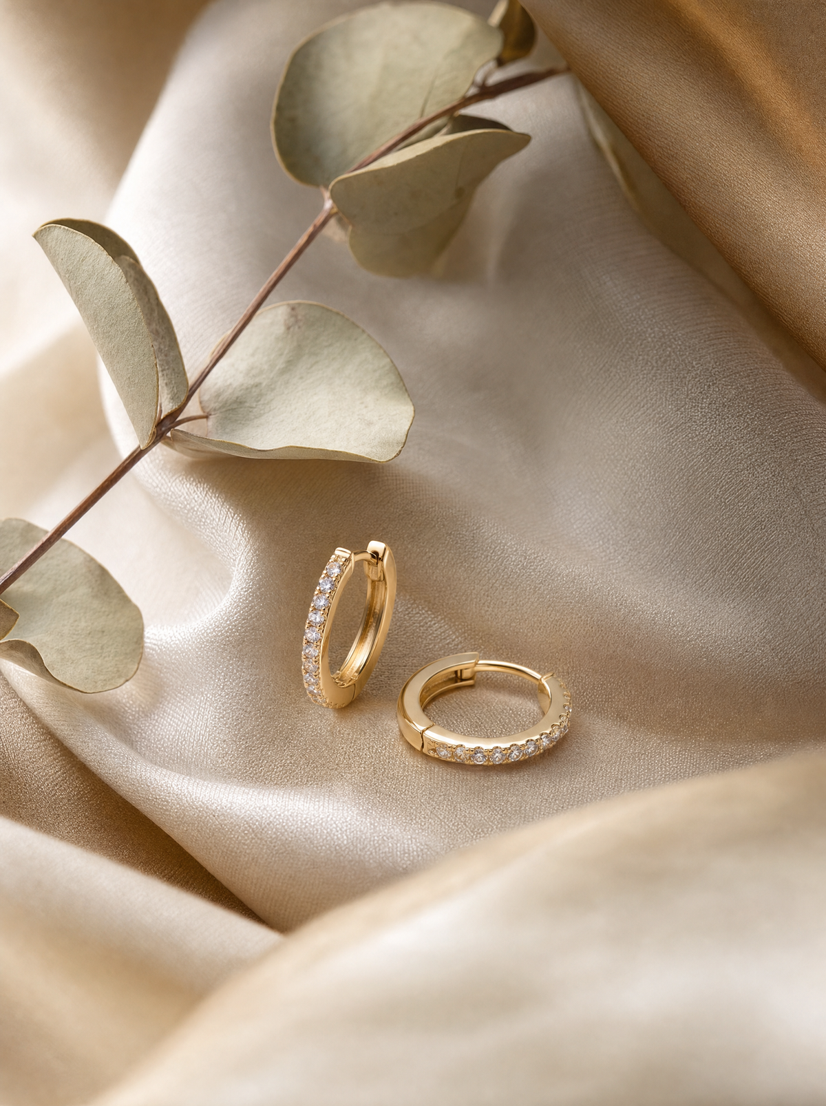 9k Goud Zirkonia Klap Creool 12x2.5mm — editorial